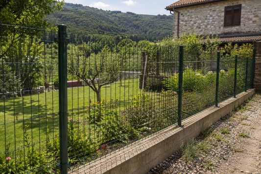Rete Plastificata Verde per Giardino: Quando Conviene Usarla